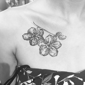 Top 155+ Collarbone Tattoos You Can Opt For - Wild Tattoo Art